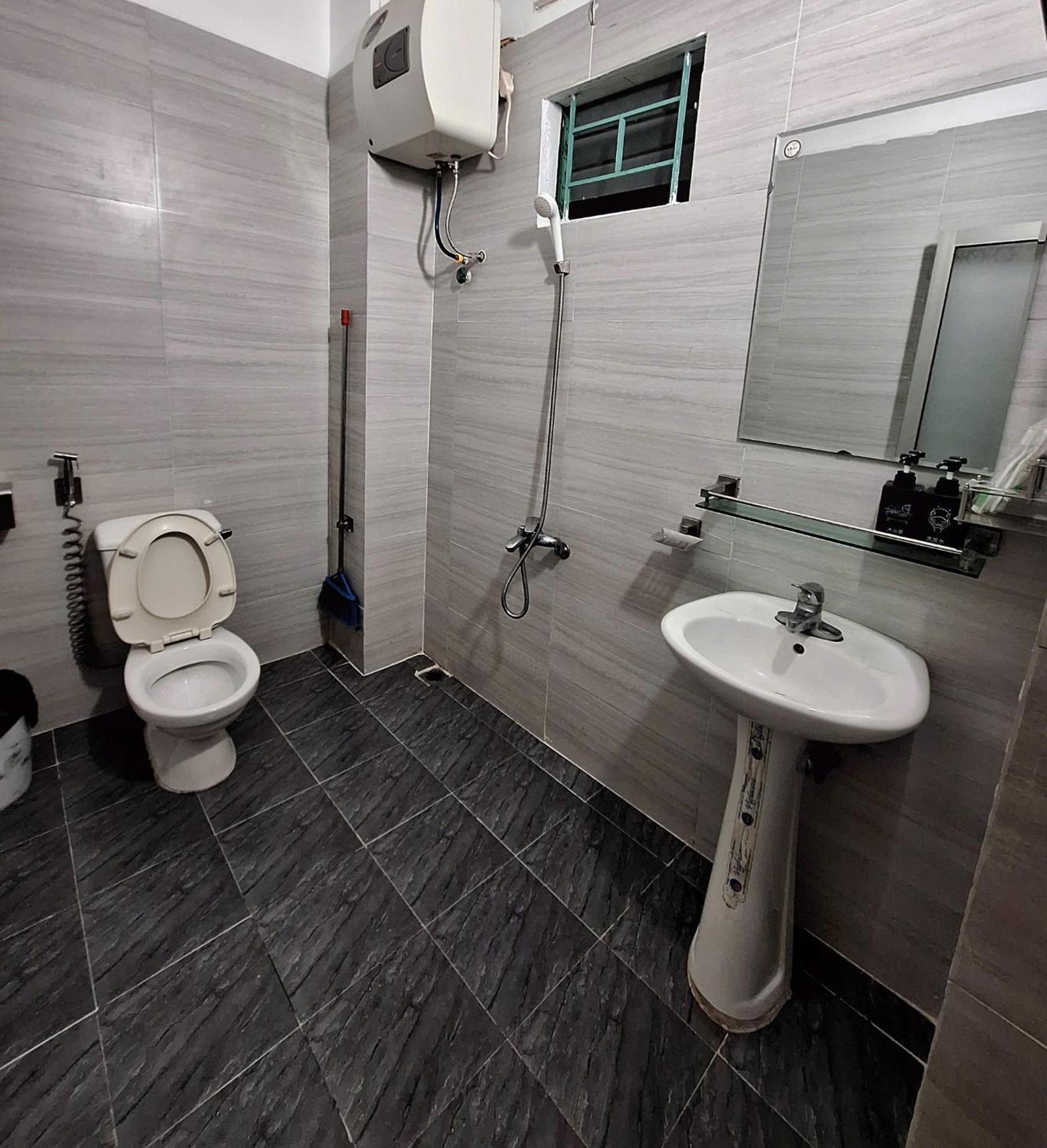 Nhà Nghỉ Việt Khanh Ha Long Exterior foto